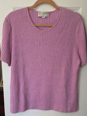 St John Collection Size Large Lilac Short Sleeve Sweater.